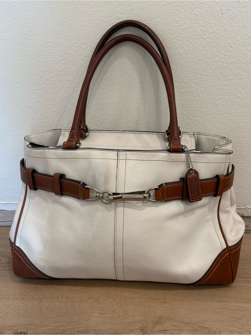 Coach Hamptons white and brown handbag
